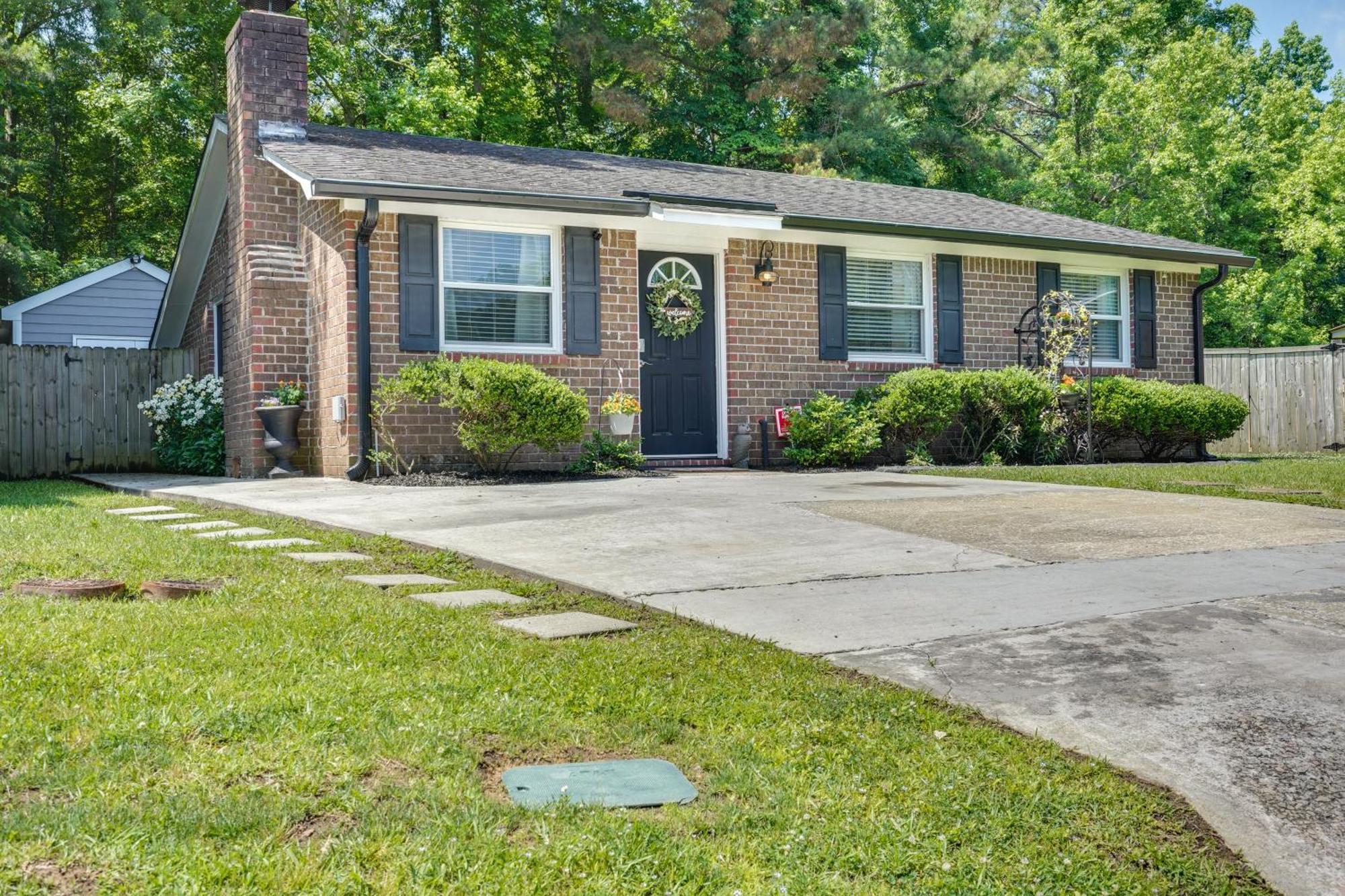Cozy Goose Creek Escape With Patio And Grill Villa Exterior foto